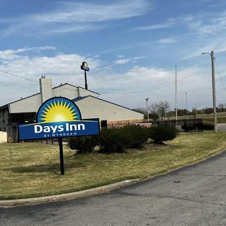 Days Inn & Suites By Wyndham Caseyville Exterior foto