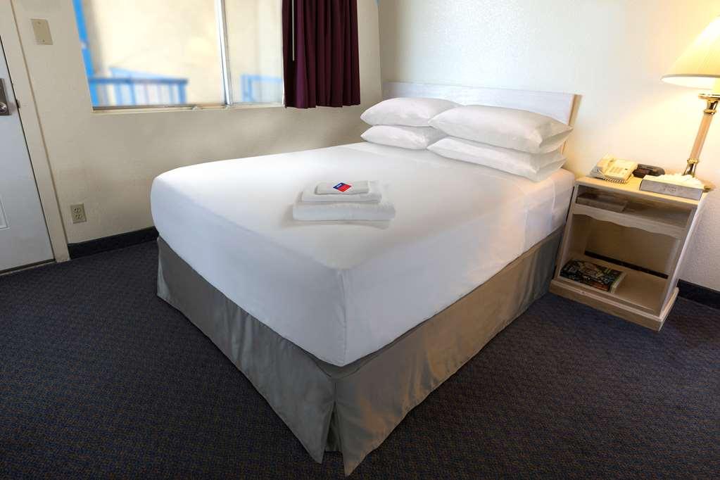 Days Inn & Suites By Wyndham Caseyville Zimmer foto