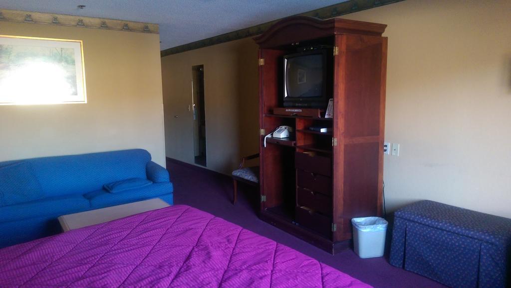 Days Inn & Suites By Wyndham Caseyville Zimmer foto